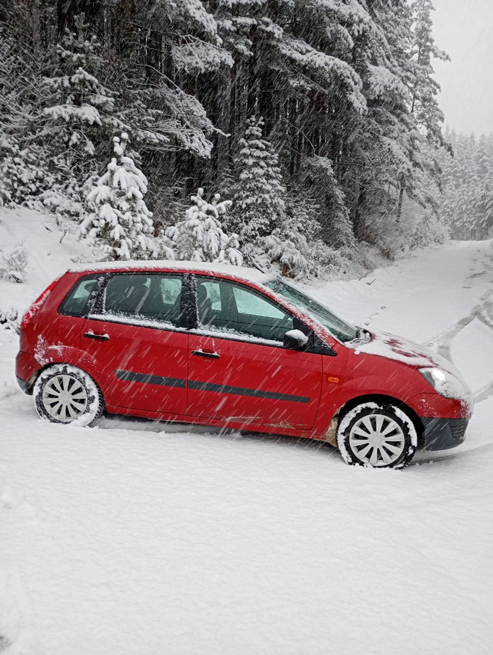 Ford Fiesta, снимка 7 - Автомобили и джипове - 54101299