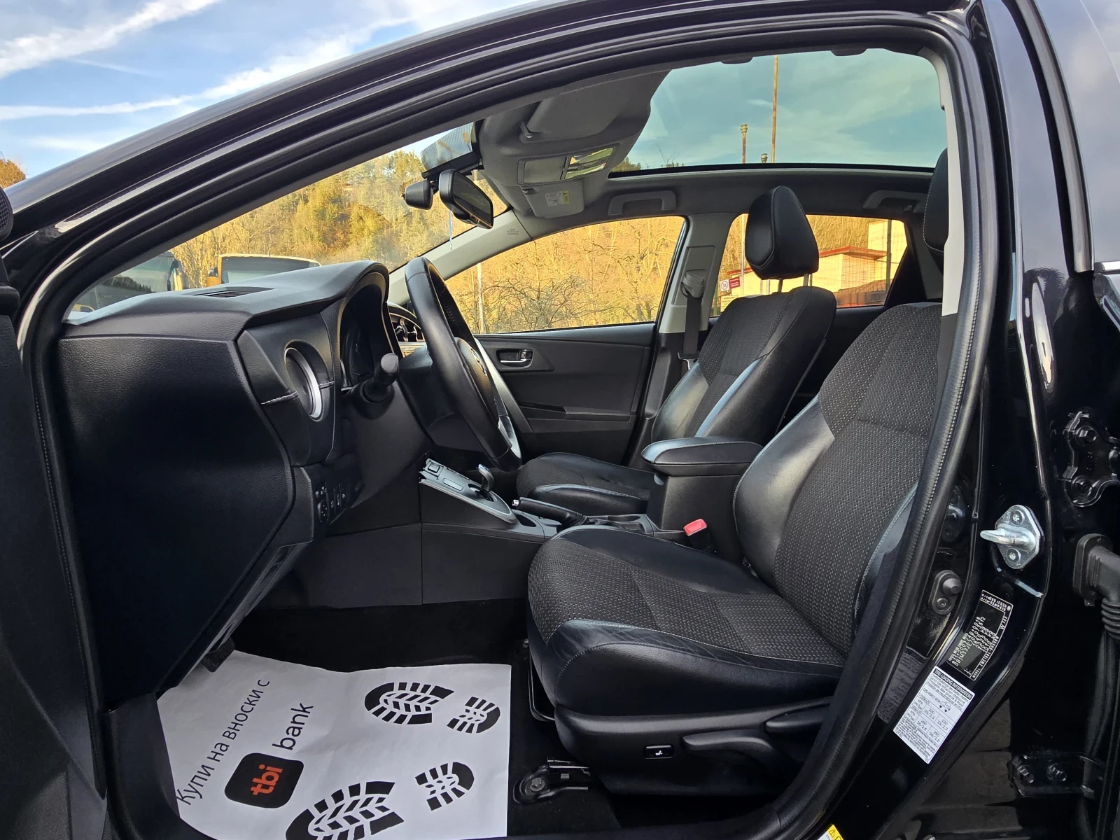 Toyota Auris Топ състояние лизинг , снимка 14 - Автомобили и джипове - 54115874