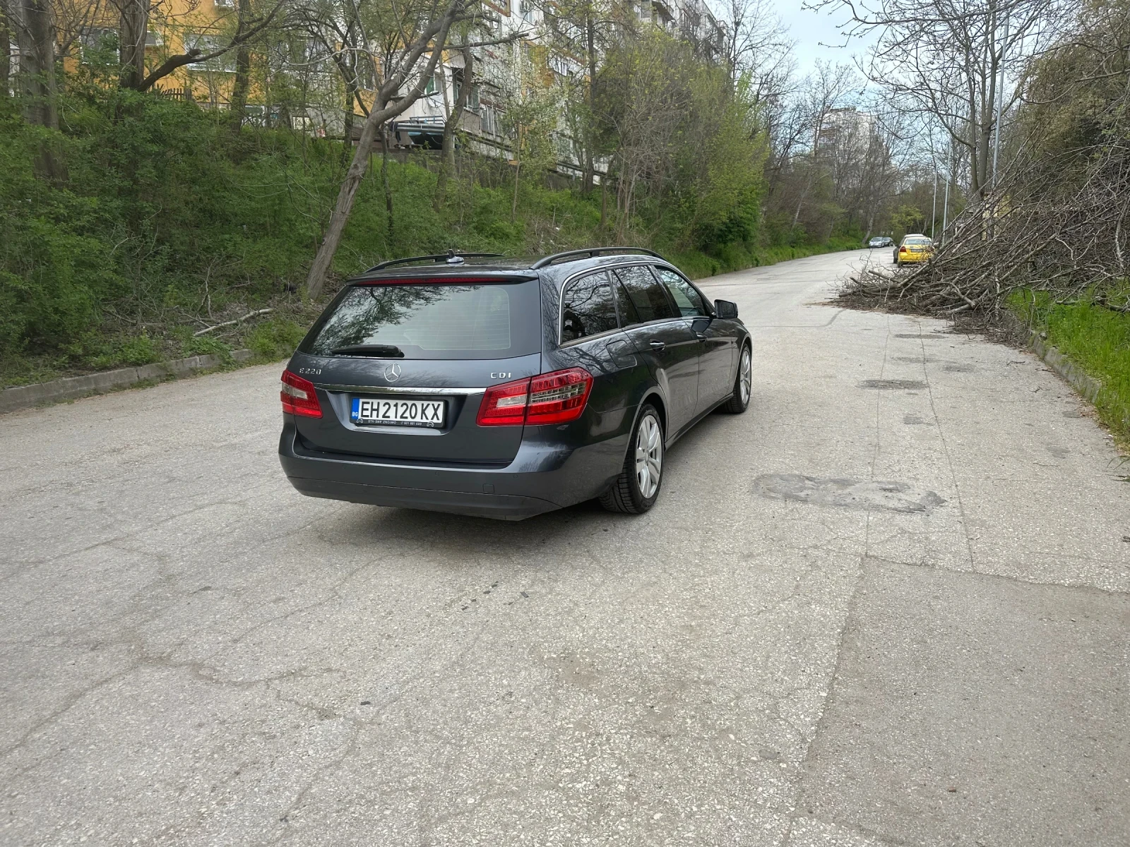Mercedes-Benz E 220, снимка 5 - Автомобили и джипове - 54207861