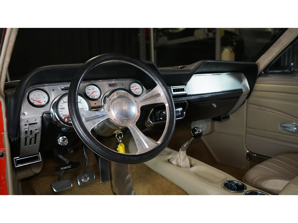 Ford Mustang Fastback Restomod, снимка 16 - Автомобили и джипове - 54260552