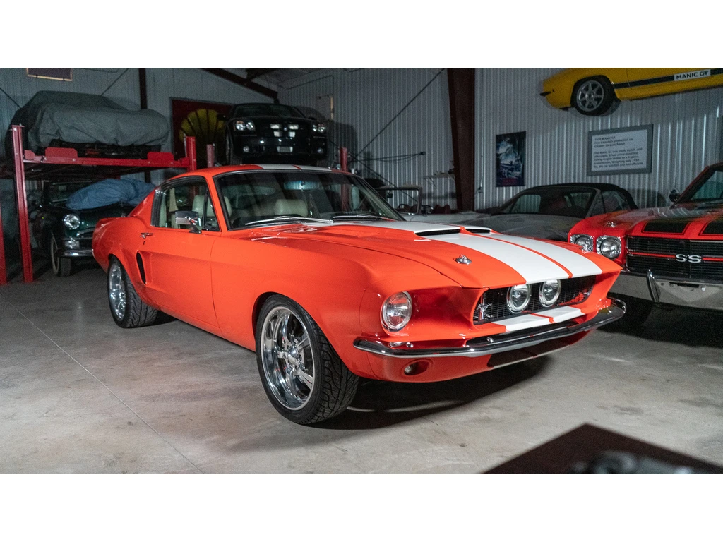 Ford Mustang Fastback Restomod, снимка 9 - Автомобили и джипове - 54260552