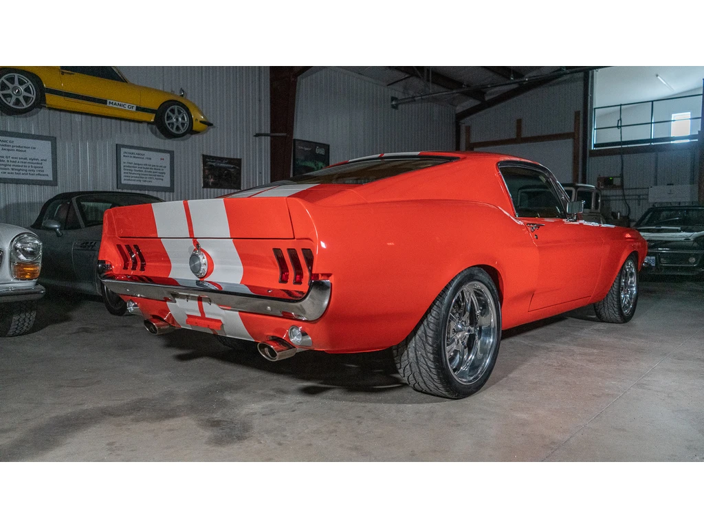 Ford Mustang Fastback Restomod, снимка 8 - Автомобили и джипове - 54260552