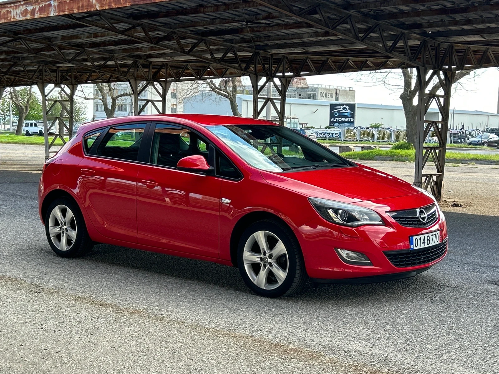 Opel Astra Facelift 1.4 бензин ECO FLEX Топ, снимка 3 - Автомобили и джипове - 54277287