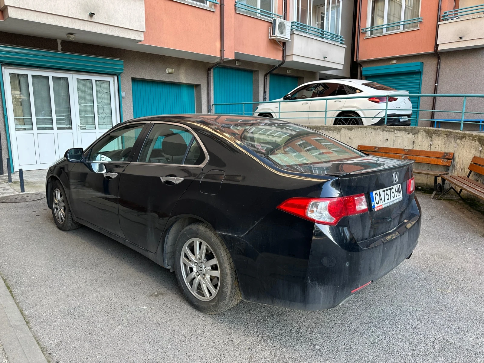 Honda Accord 2.0i, снимка 3 - Автомобили и джипове - 54757935
