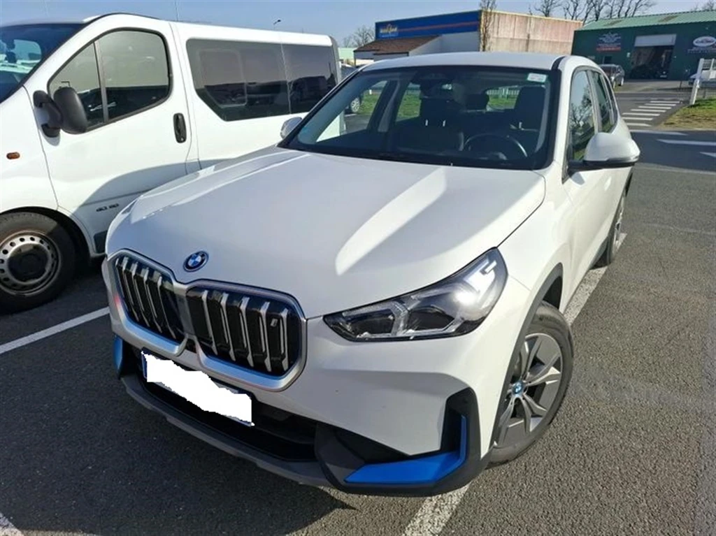 BMW iX1 xDrive30