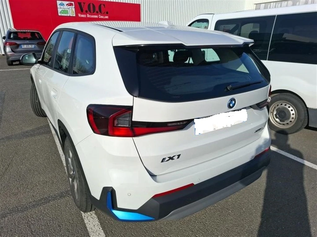 BMW iX1 xDrive30, снимка 3 - Автомобили и джипове - 55128386