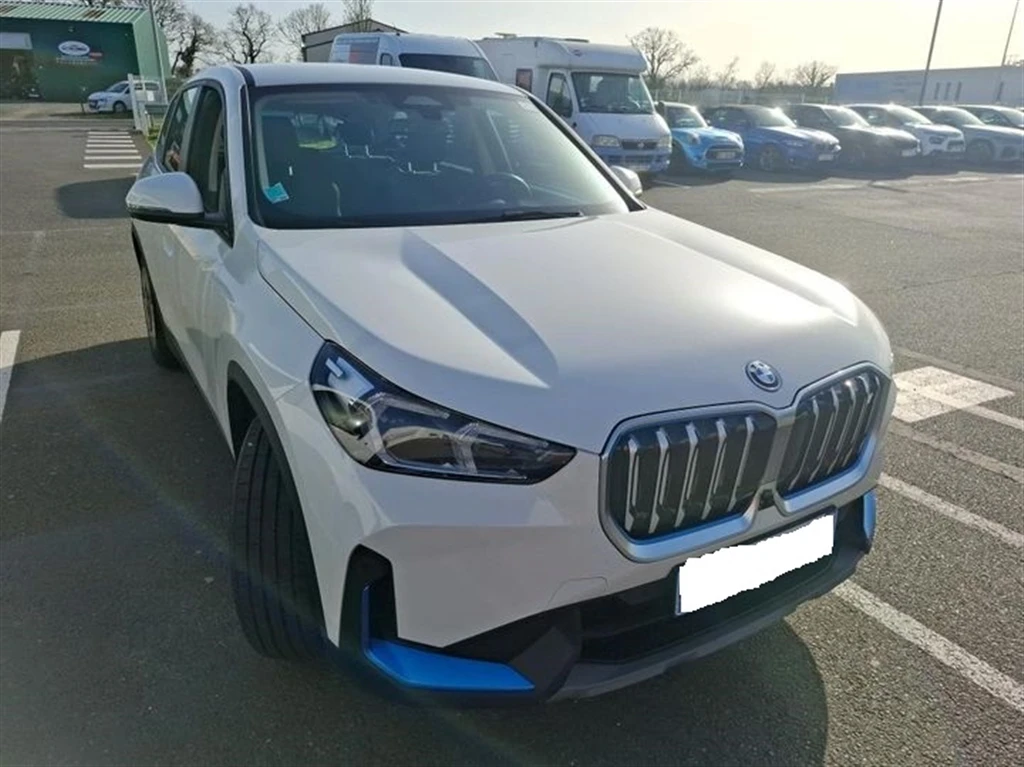 BMW iX1 xDrive30, снимка 5 - Автомобили и джипове - 55128386