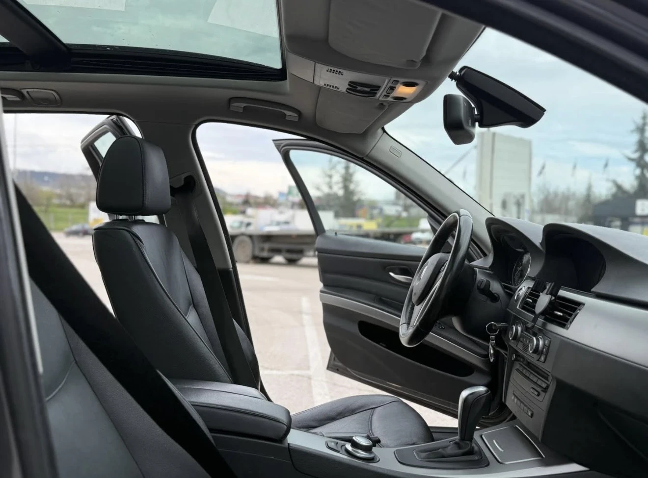 BMW 320, снимка 3 - Автомобили и джипове - 55747131