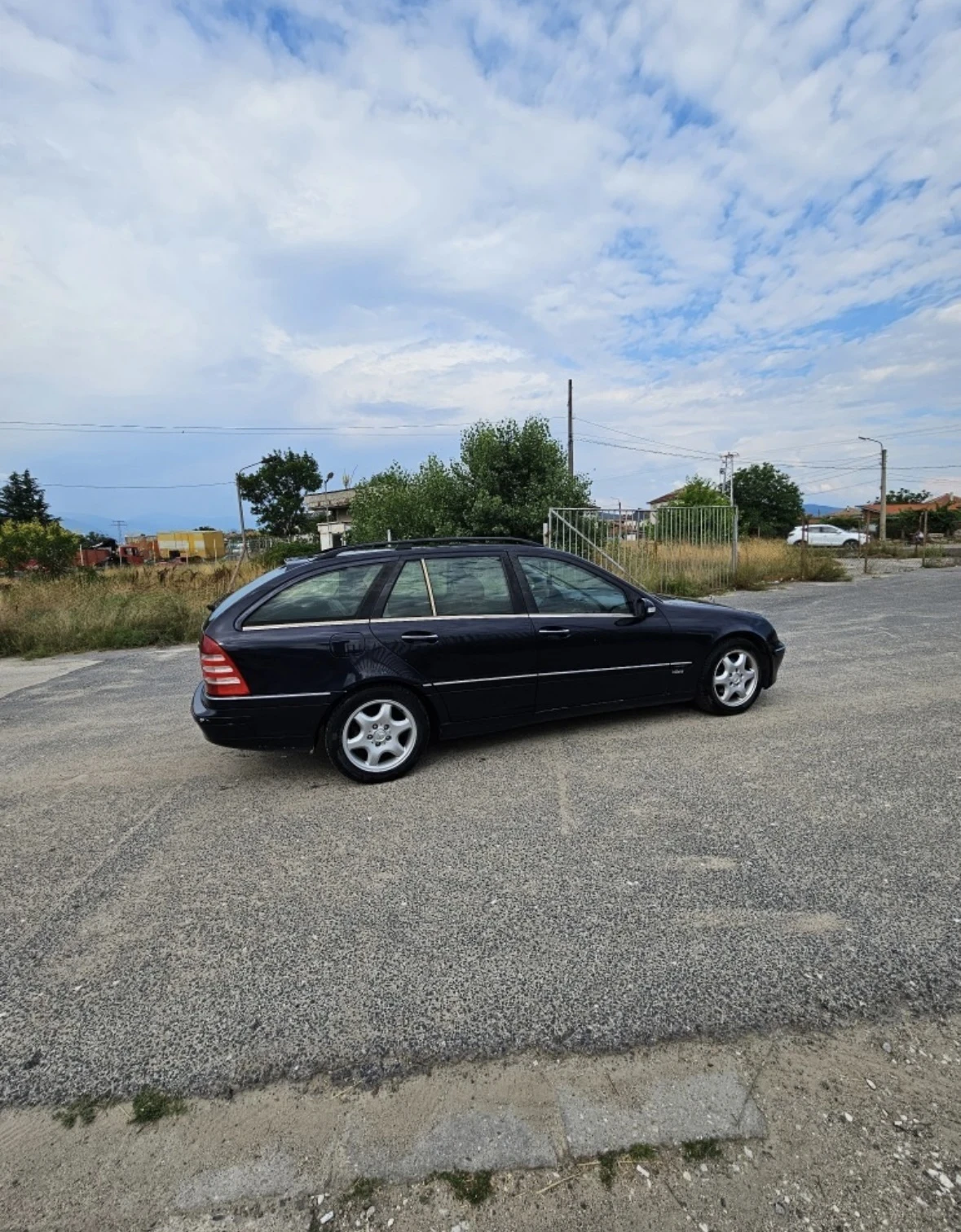 Mercedes-Benz C 220, снимка 3 - Автомобили и джипове - 55947158