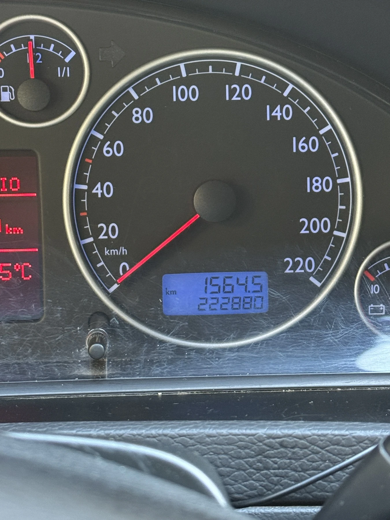 VW Multivan Highline ПЪРВИ СОБСТВЕНИК, снимка 6 - Автомобили и джипове - 56314060