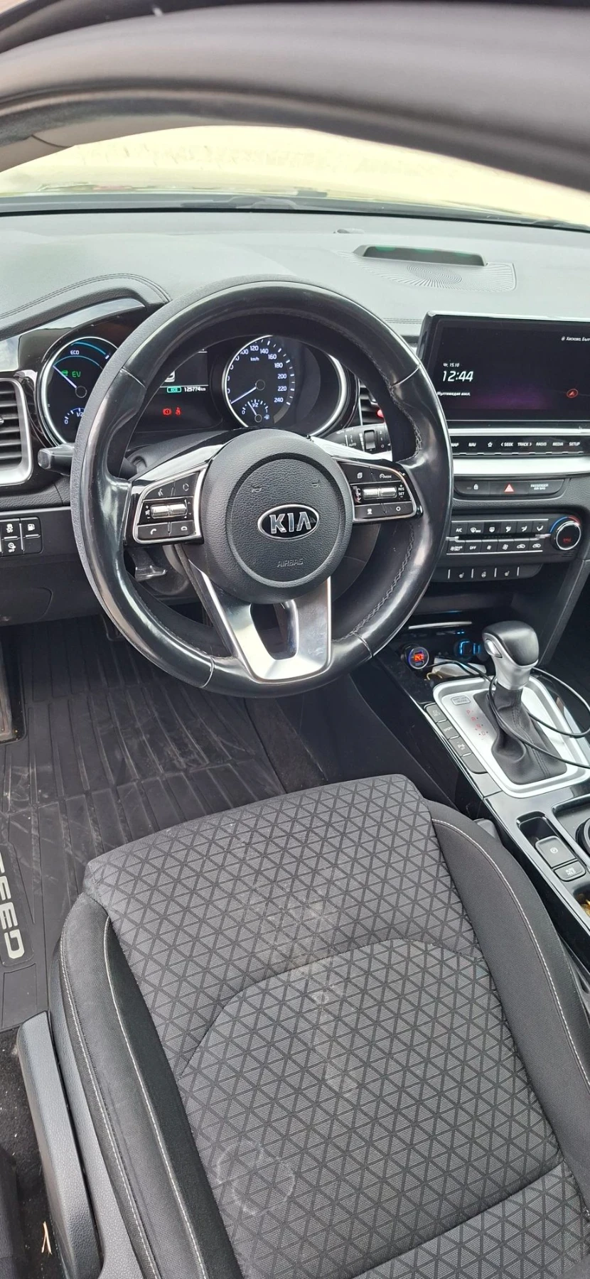 Kia Ceed 1.6 PHEV Executive, снимка 11 - Автомобили и джипове - 56524107