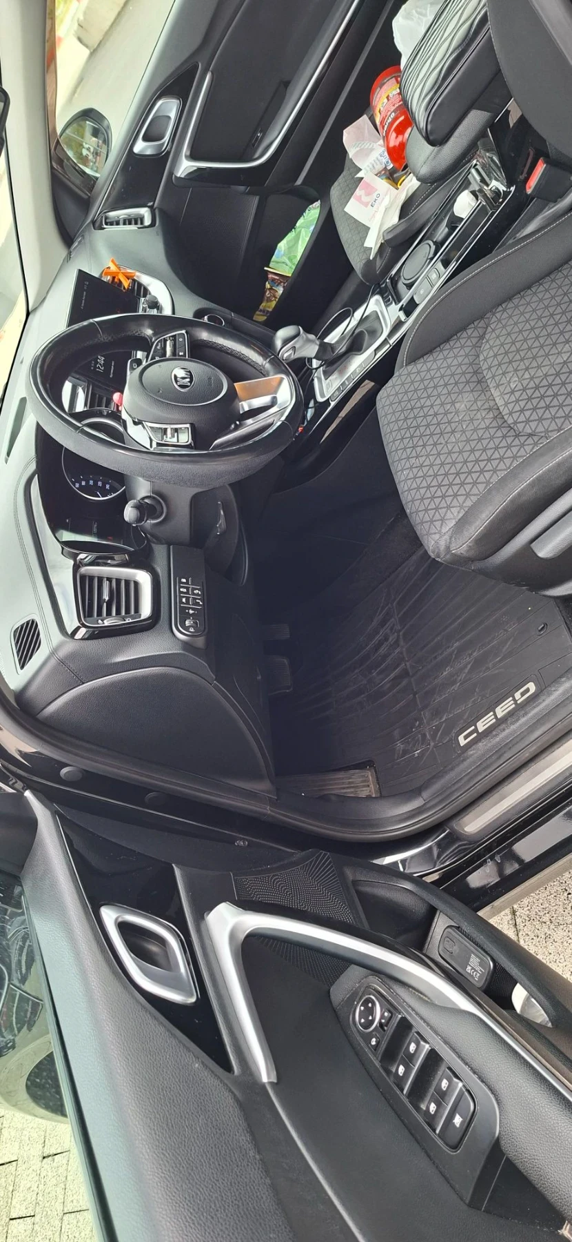 Kia Ceed 1.6 PHEV Executive, снимка 12 - Автомобили и джипове - 56524107