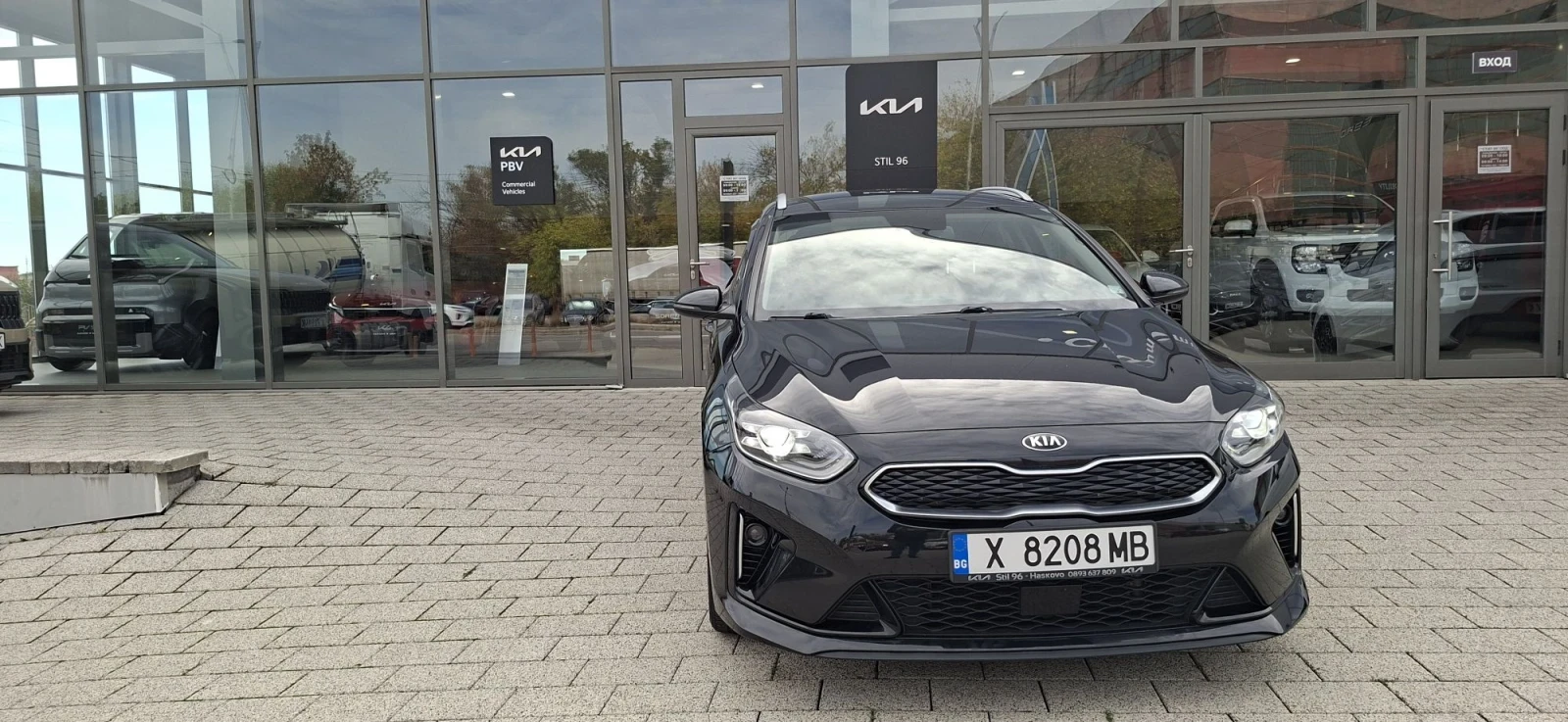 Kia Ceed 1.6 PHEV Executive, снимка 3 - Автомобили и джипове - 56524107