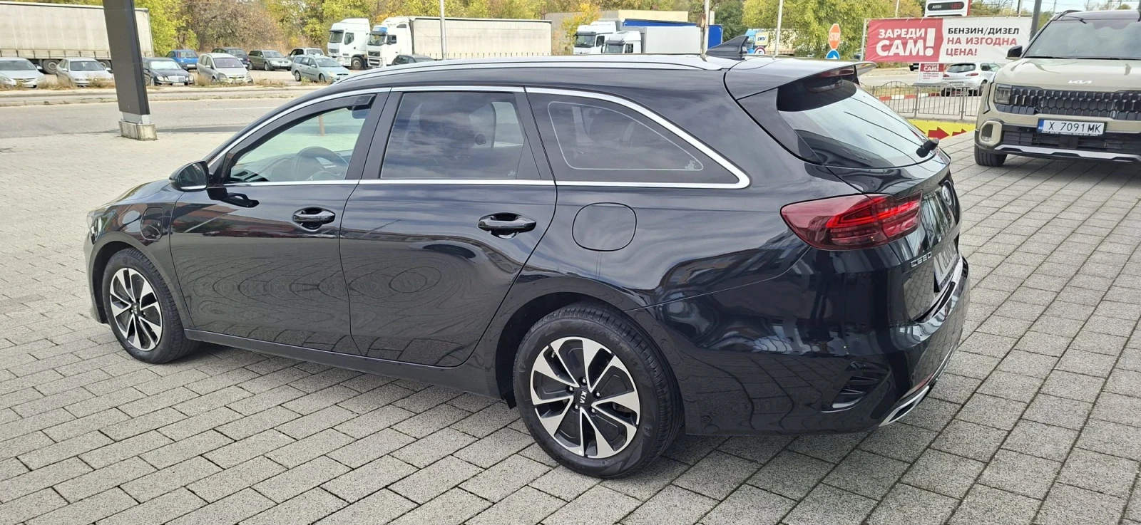Kia Ceed 1.6 PHEV Executive, снимка 6 - Автомобили и джипове - 56524107