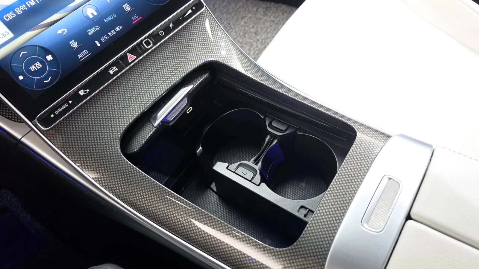 Mercedes-Benz C 300, снимка 9 - Автомобили и джипове - 56685480
