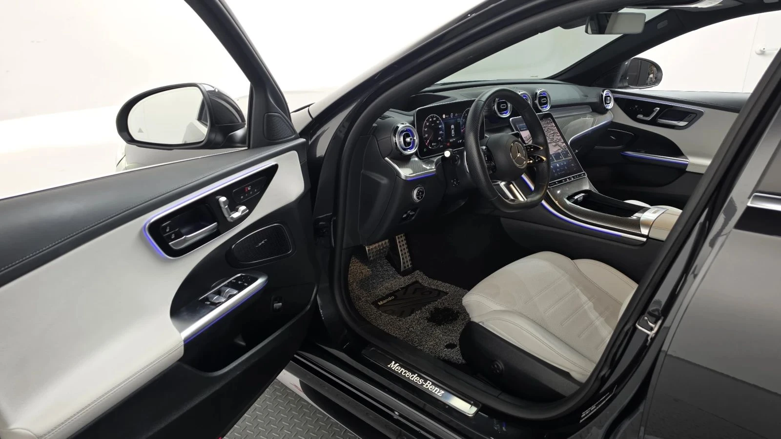Mercedes-Benz C 300, снимка 10 - Автомобили и джипове - 56685480