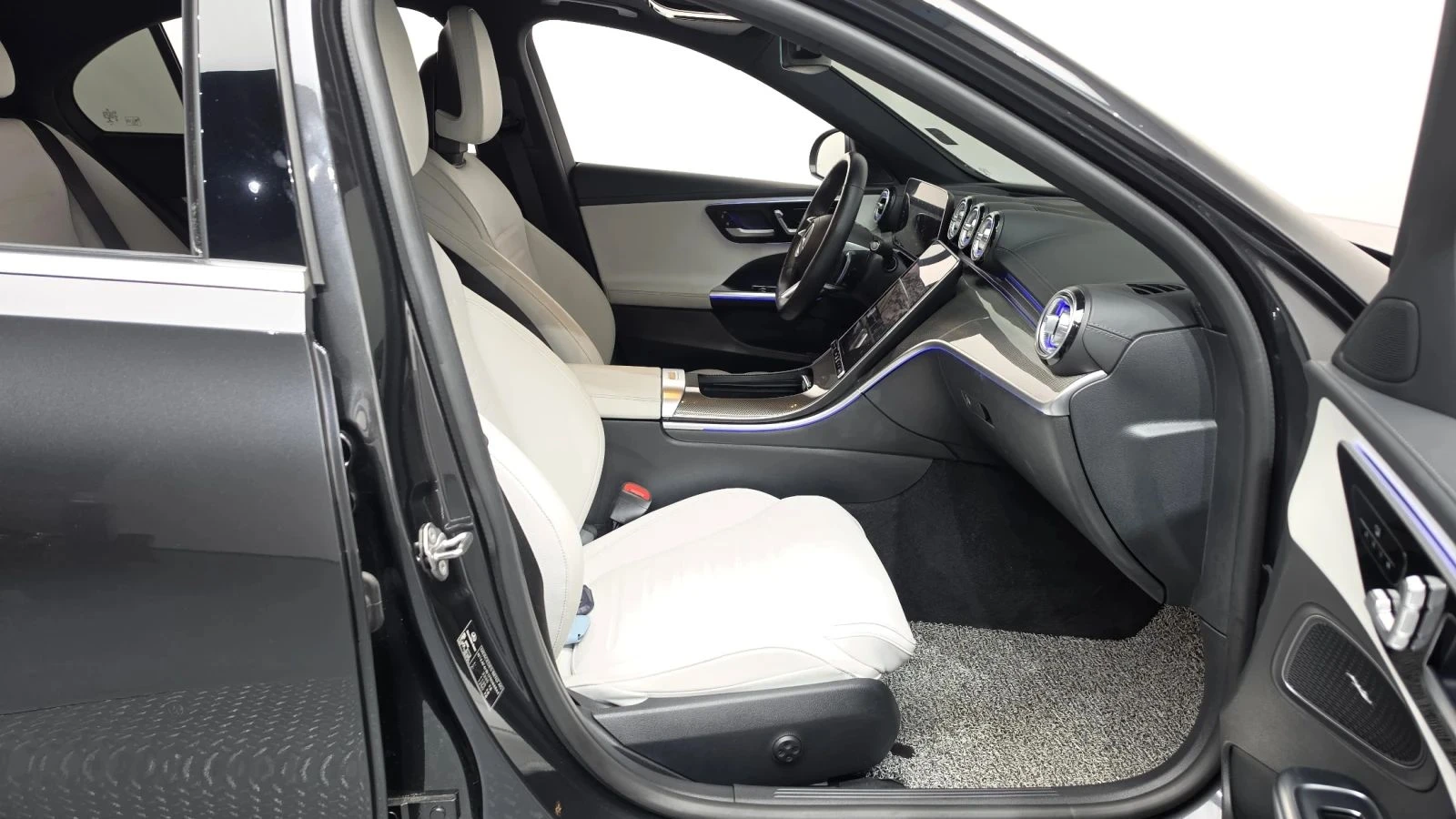 Mercedes-Benz C 300, снимка 11 - Автомобили и джипове - 56685480