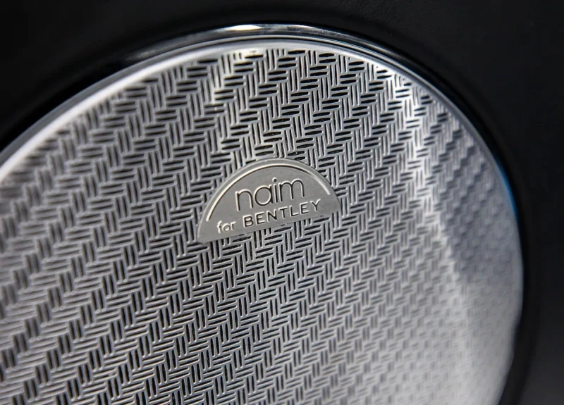 Bentley Bentayga 4.0 V8 AWD, снимка 11 - Автомобили и джипове - 52548991