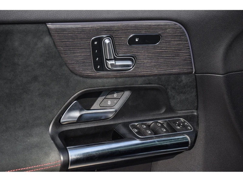 Mercedes-Benz GLA 250 AMG PACK * * CARFAX * * АВТО КРЕДИТ * * , снимка 12 - Автомобили и джипове - 52678749