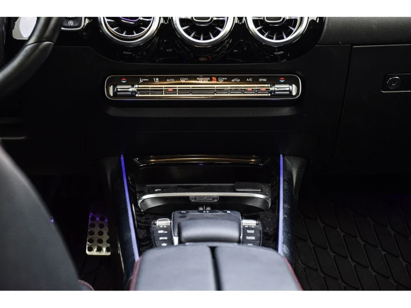 Mercedes-Benz GLA 250 AMG PACK * * CARFAX * * АВТО КРЕДИТ * * , снимка 14 - Автомобили и джипове - 52678749