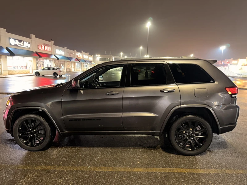 Jeep Grand cherokee * АВТО КРЕДИТ* ЦЕНА ДО БГ * СЕРВИЗНА ИСТОРИЯ * , снимка 2 - Автомобили и джипове - 53520158