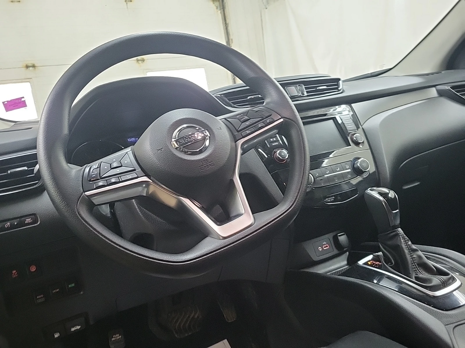 Nissan Qashqai * S * CARFAX * ОПЦИЯ ЗА ФИНАНСИРАНЕ  - изображение 8