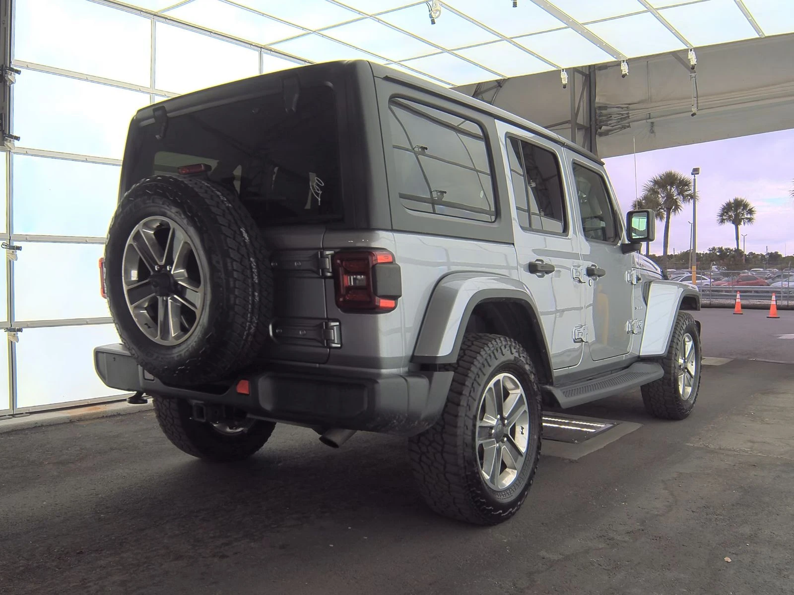 Jeep Wrangler 2018* SAHARA* 3.6* ДЪЛГА БАЗА* LED* KEYLESS* ПОДГР - изображение 6