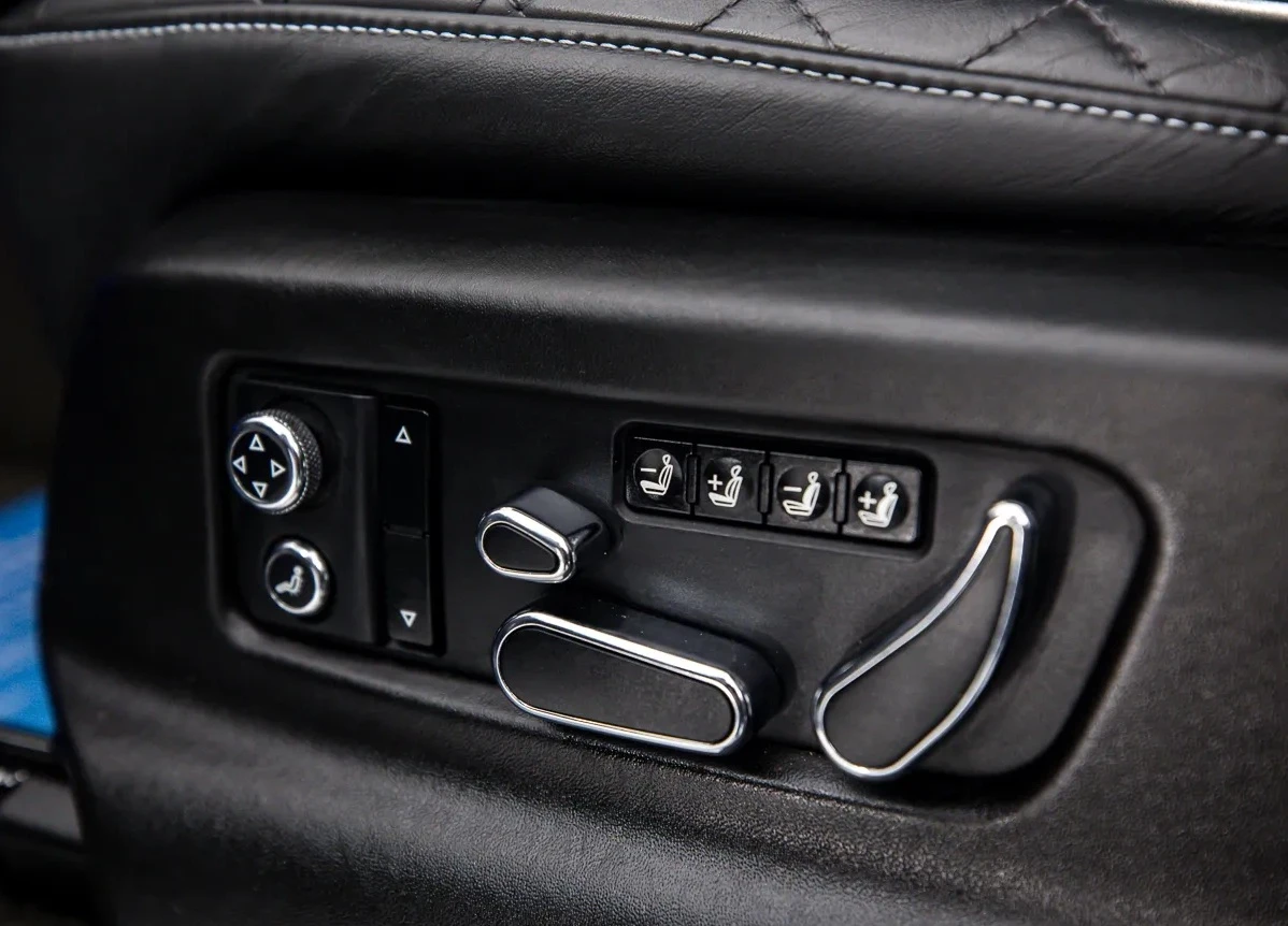 Bentley Bentayga 4.0 V8 AWD - изображение 10