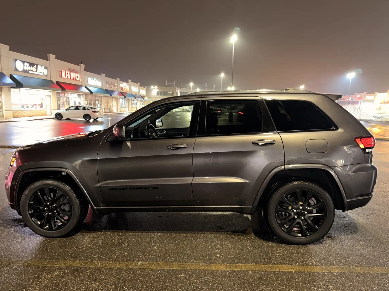 Jeep Grand cherokee * АВТО КРЕДИТ* ЦЕНА ДО БГ * СЕРВИЗНА ИСТОРИЯ *  - изображение 2