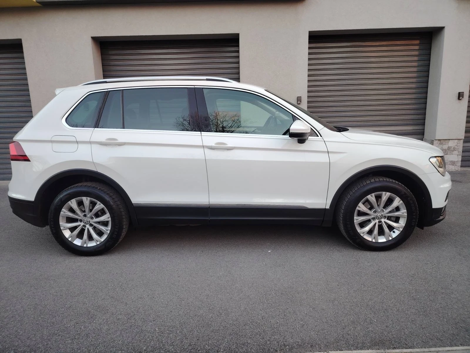 VW Tiguan 2.0 TDI 4motion 100 000км , снимка 5 - Автомобили и джипове - 53803578