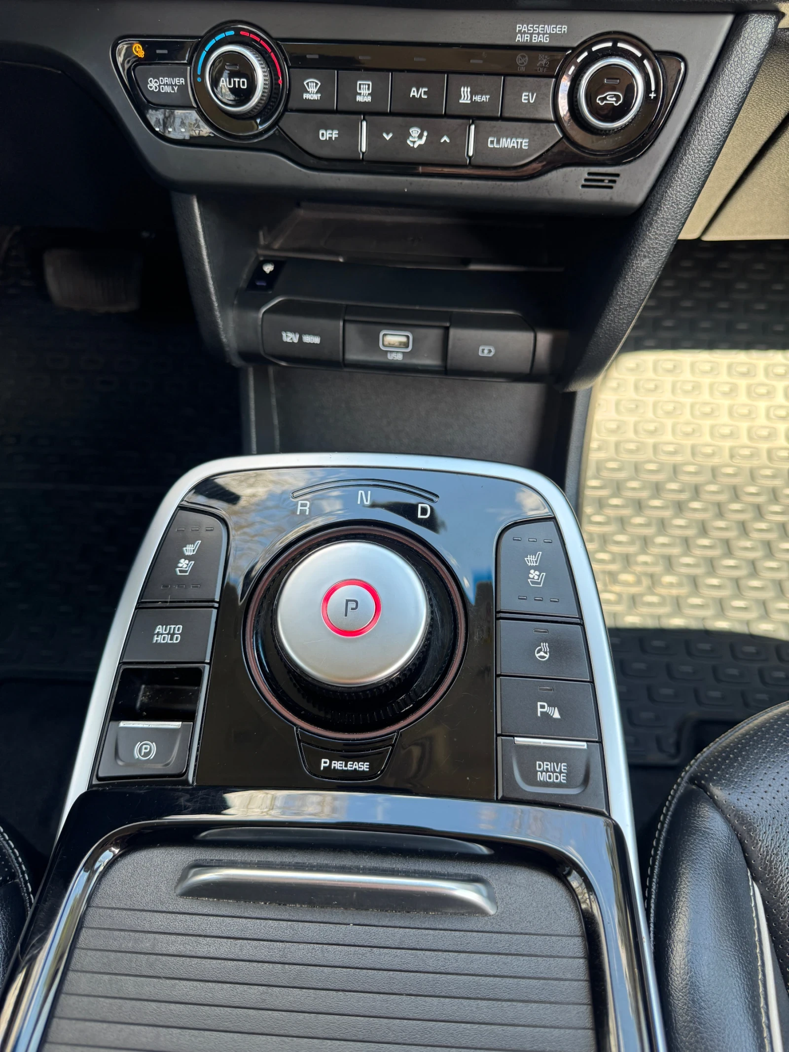 Kia Niro 64kwh SOH100%, снимка 15 - Автомобили и джипове - 54158512