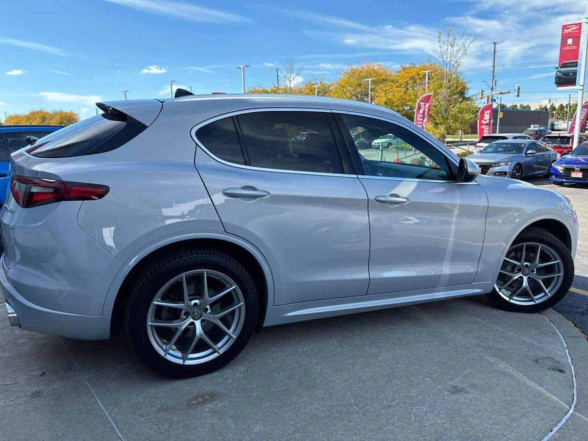 Alfa Romeo Stelvio * Ti Lusso * PANO* KEYLESS* ПОДГРЕВ* , снимка 3 - Автомобили и джипове - 54318610