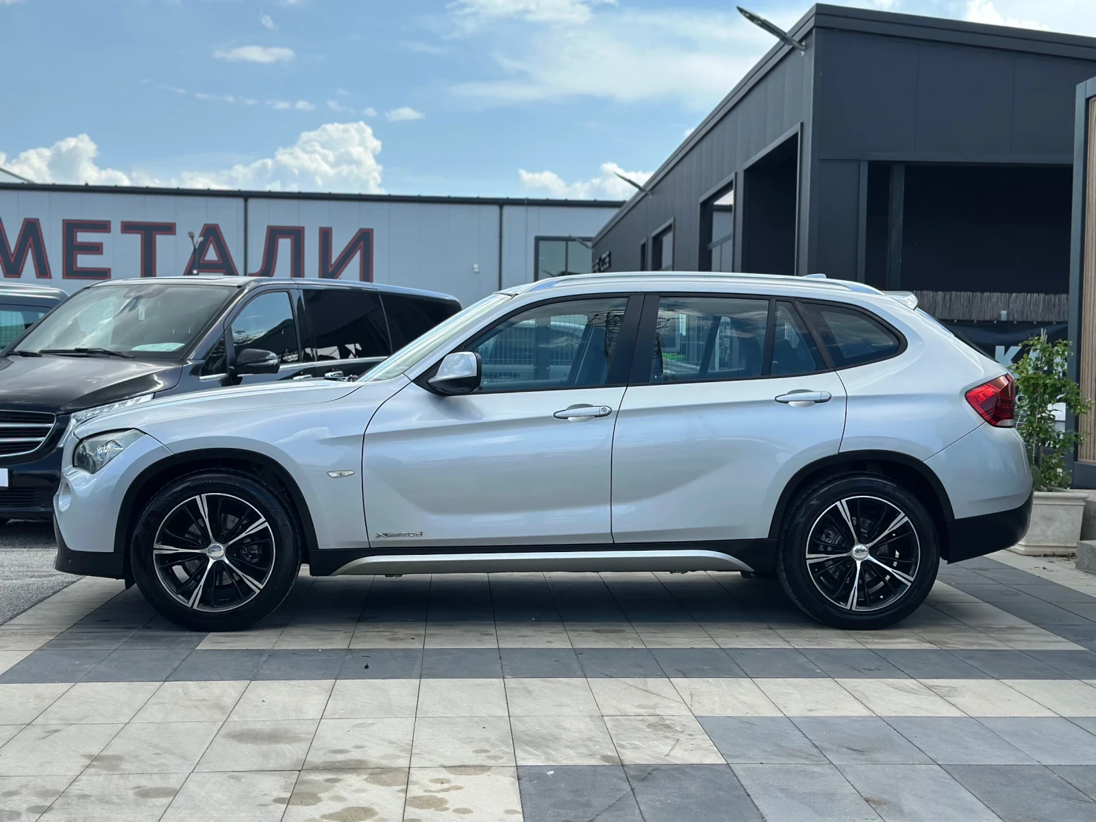 BMW X1 * 2.0* xDrive* Автоматик* Сервизна История* , снимка 6 - Автомобили и джипове - 54605951
