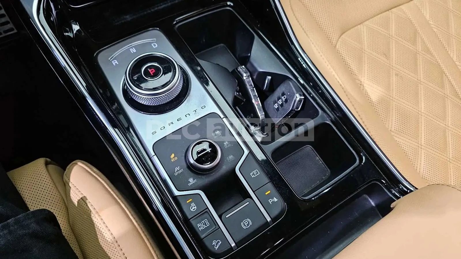 Kia Sorento * SIGNATURE* AWD* DIS* 360* HUD* ОБДУХВАНЕ* , снимка 12 - Автомобили и джипове - 55138740
