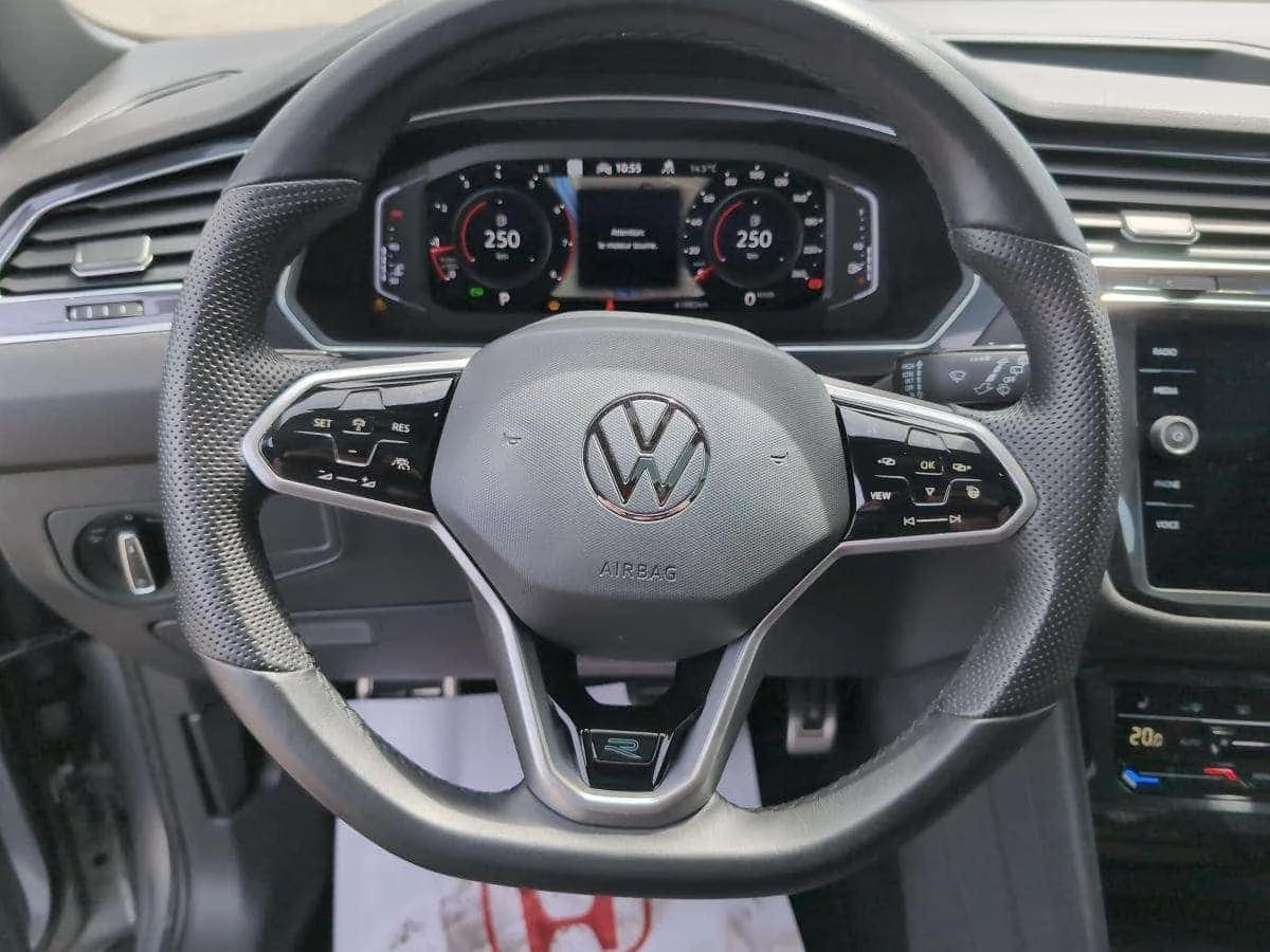 VW Tiguan * Highline R Line 4MOTION * CARFAX * , снимка 15 - Автомобили и джипове - 55278056