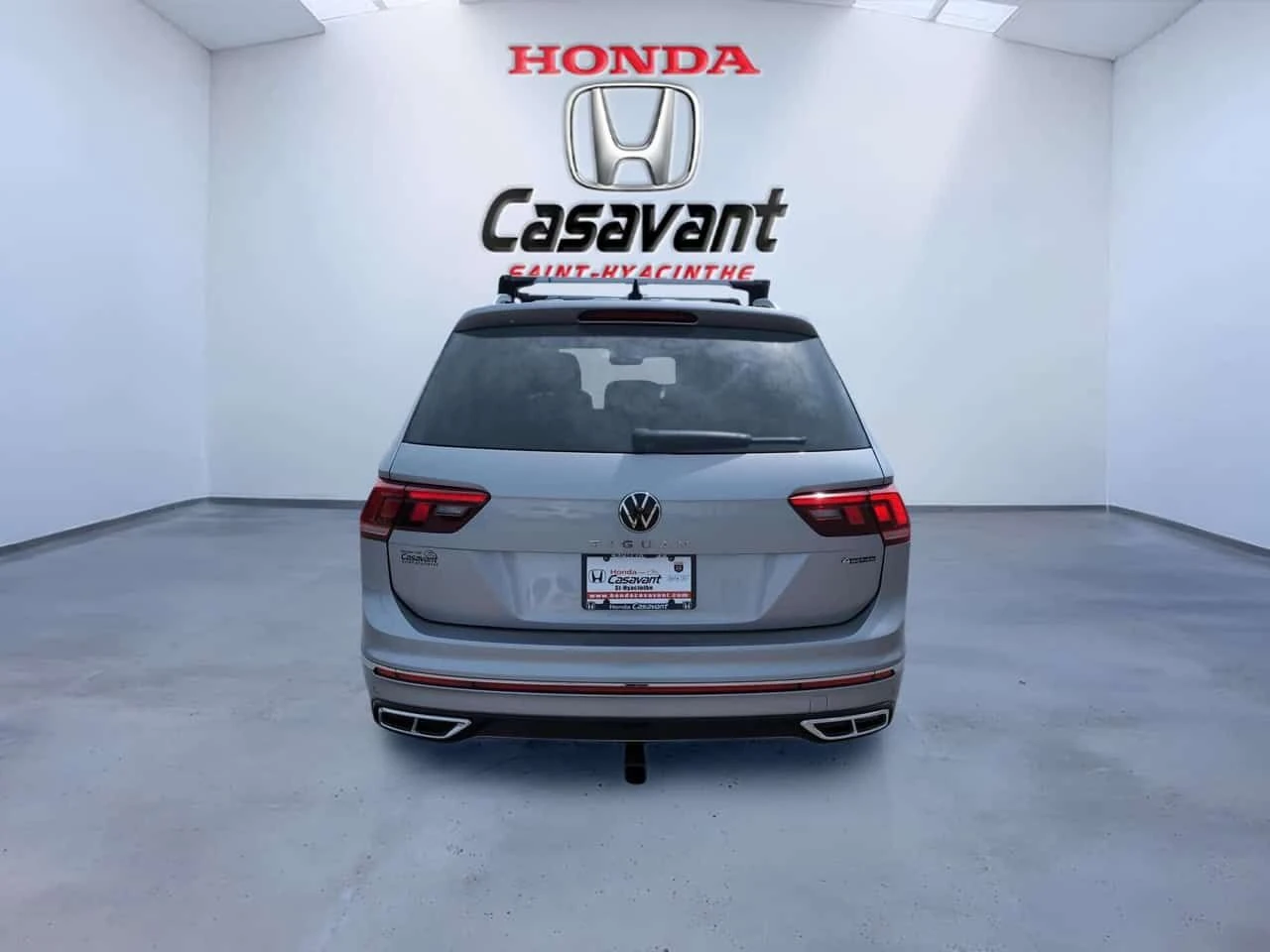 VW Tiguan * Highline R Line 4MOTION * CARFAX * , снимка 7 - Автомобили и джипове - 55278056