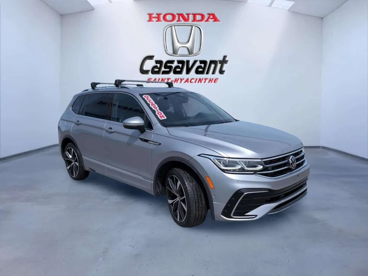 VW Tiguan * Highline R Line 4MOTION * CARFAX * , снимка 4 - Автомобили и джипове - 55278056