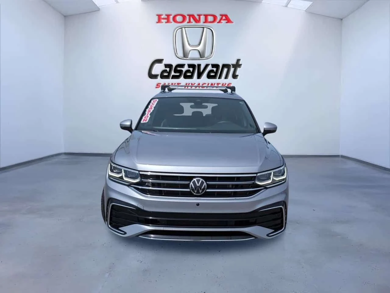 VW Tiguan * Highline R Line 4MOTION * CARFAX * , снимка 2 - Автомобили и джипове - 55278056