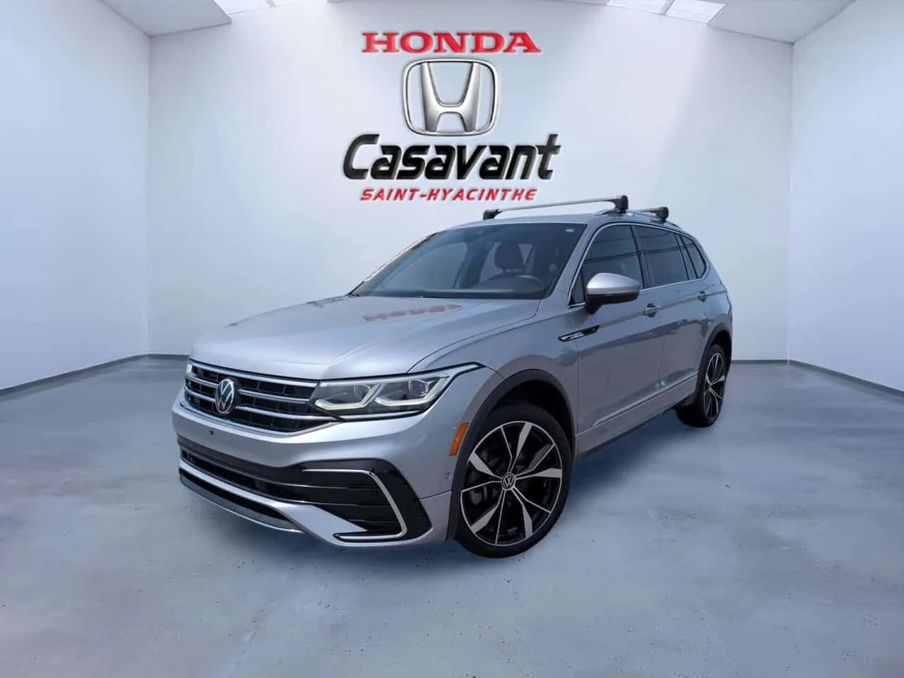 VW Tiguan * Highline R Line 4MOTION * CARFAX * 