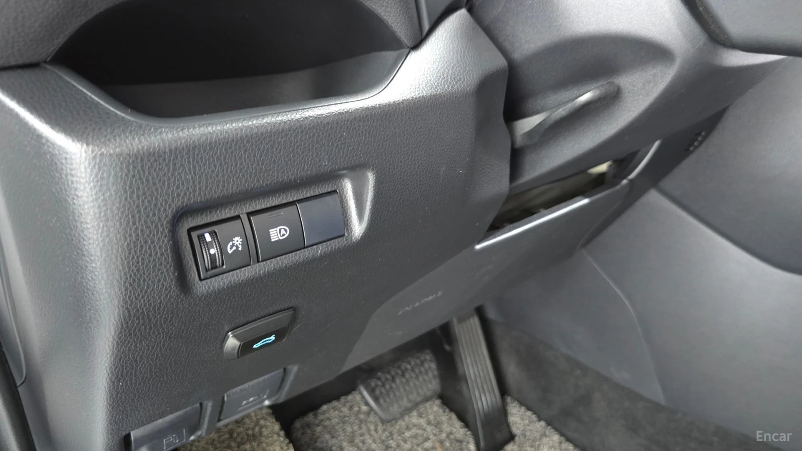 Toyota Rav4 * ПАНО* KEYLESS* Camera* ПОДГРЕВ* LED* , снимка 13 - Автомобили и джипове - 55625273