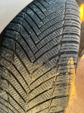 Гуми Всесезонни 255/40R20, снимка 3