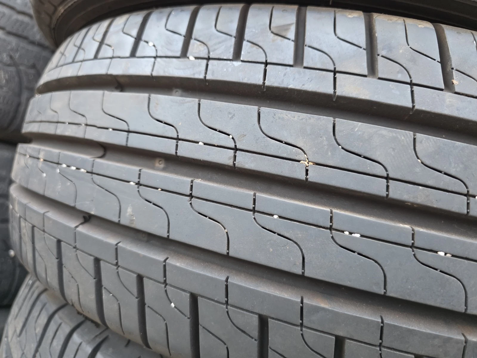 Гуми Летни 215/65R16, снимка 2 - Гуми и джанти - 56731022