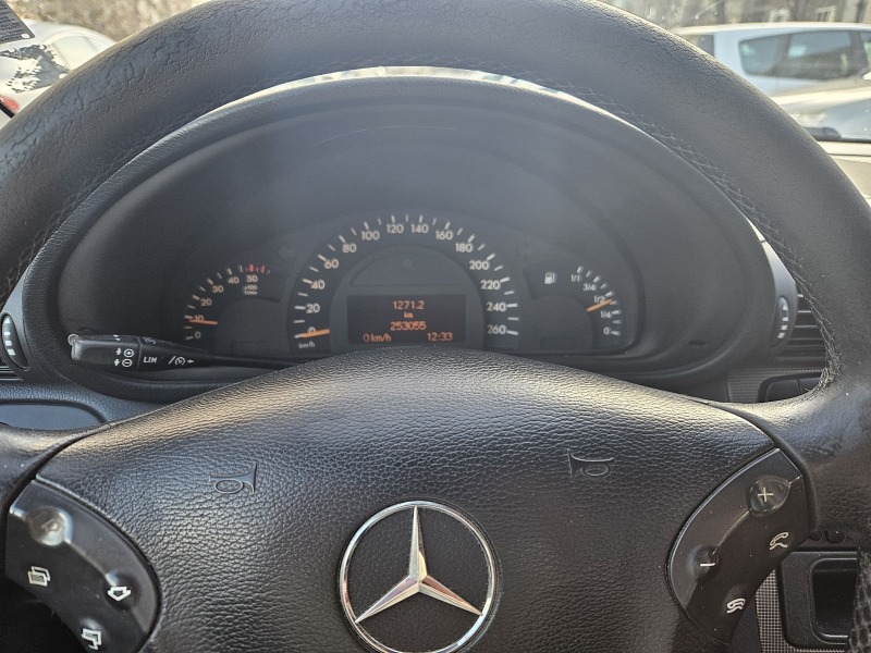 Mercedes-Benz C 220 w203, снимка 2 - Автомобили и джипове - 46160570