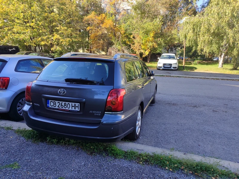 Toyota Avensis 2.2 D4D, снимка 4 - Автомобили и джипове - 47613039