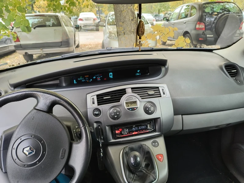 Renault Scenic 1.9 DCI 120к.с., снимка 7 - Автомобили и джипове - 47775999