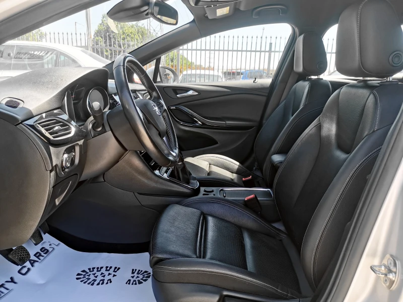 Opel Astra 1.6 CDTi, снимка 10 - Автомобили и джипове - 50902009