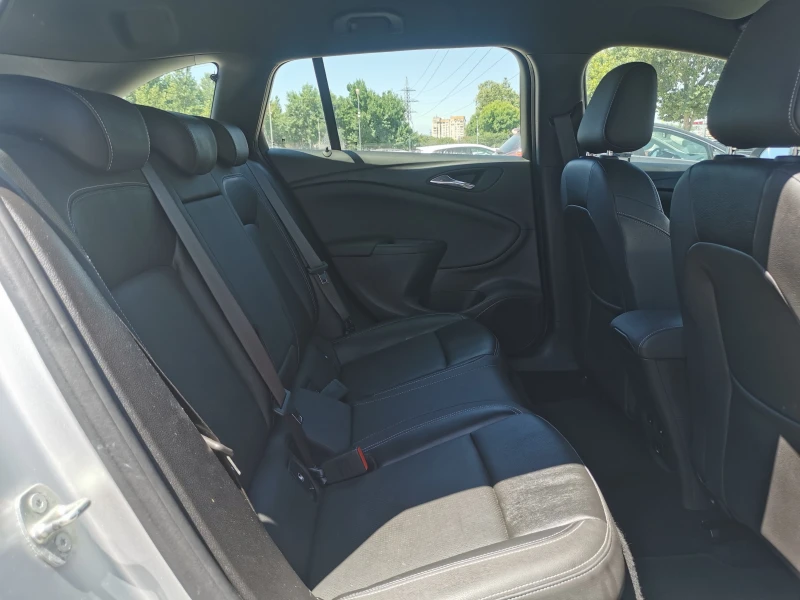 Opel Astra 1.6 CDTi, снимка 16 - Автомобили и джипове - 50902009