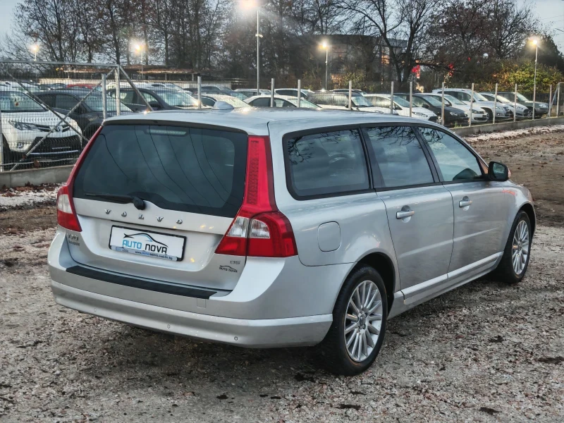 Volvo V70 2.4 185 К.С. АВТОМАТ! , снимка 5 - Автомобили и джипове - 52707578
