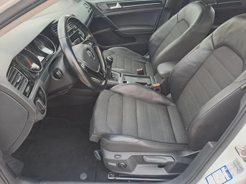 VW Golf 1.6 TDI, снимка 9 - Автомобили и джипове - 52914023