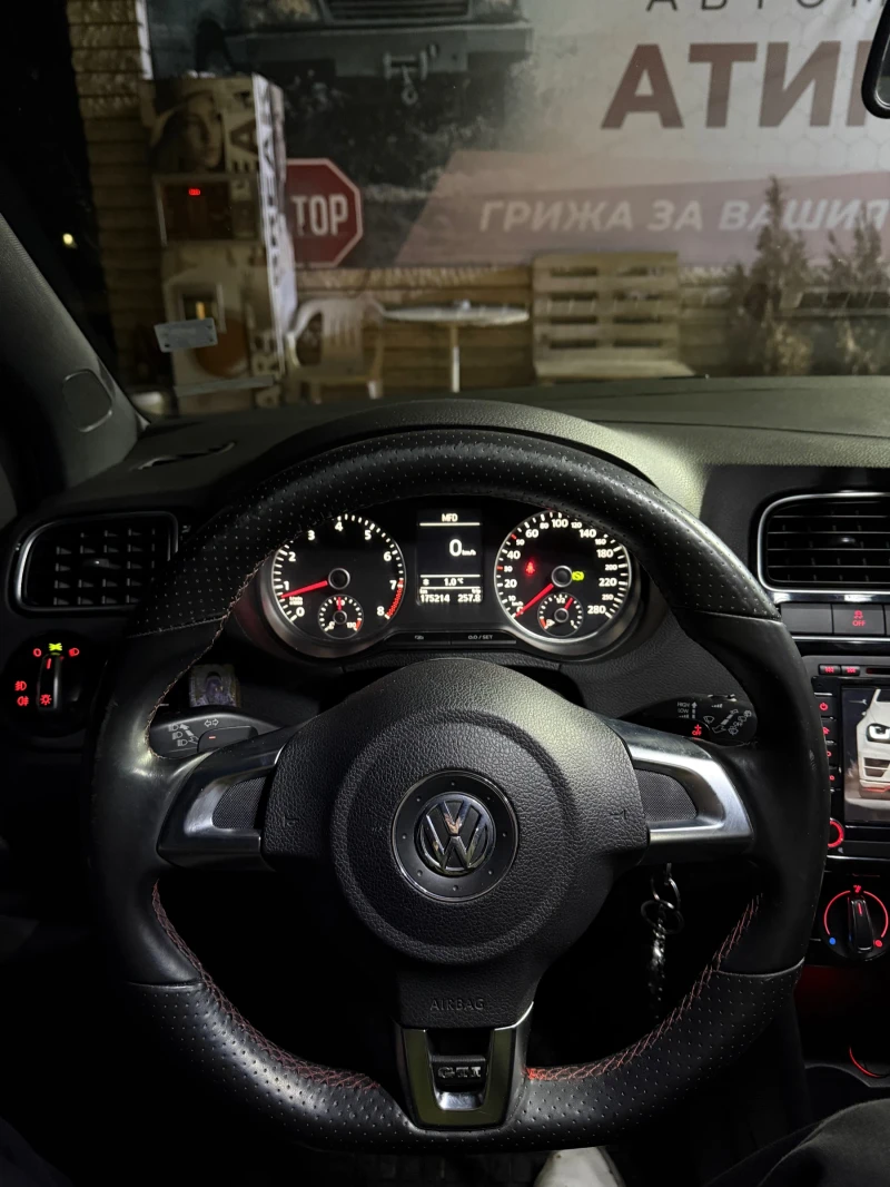 VW Polo, снимка 8 - Автомобили и джипове - 52931734